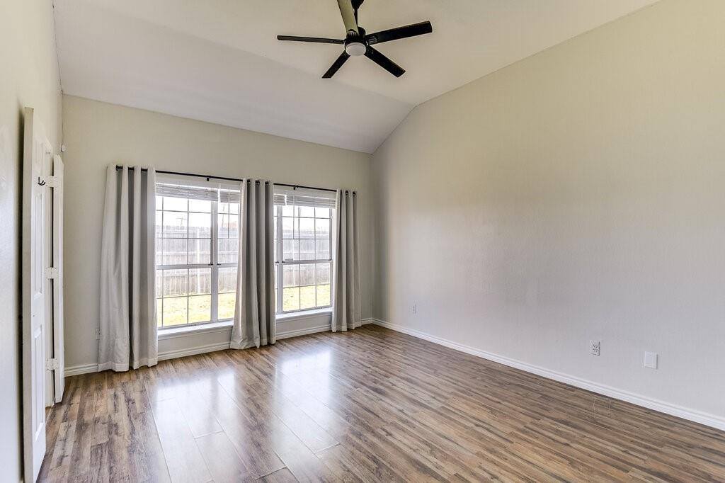 8505 Willow Creek Court, Fort Worth, TX 76134