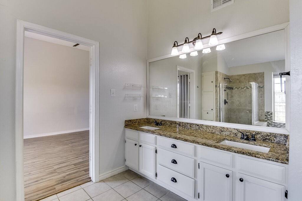 8505 Willow Creek Court, Fort Worth, TX 76134