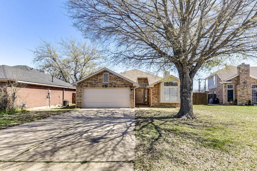 8505 Willow Creek Court, Fort Worth, TX 76134