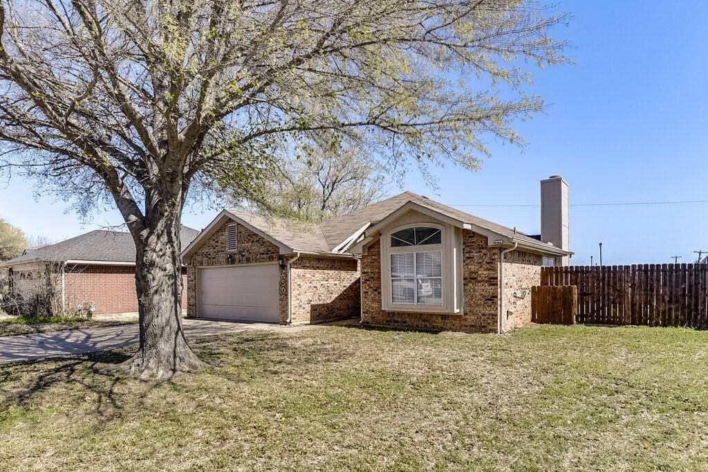 8505 Willow Creek Court, Fort Worth, TX 76134