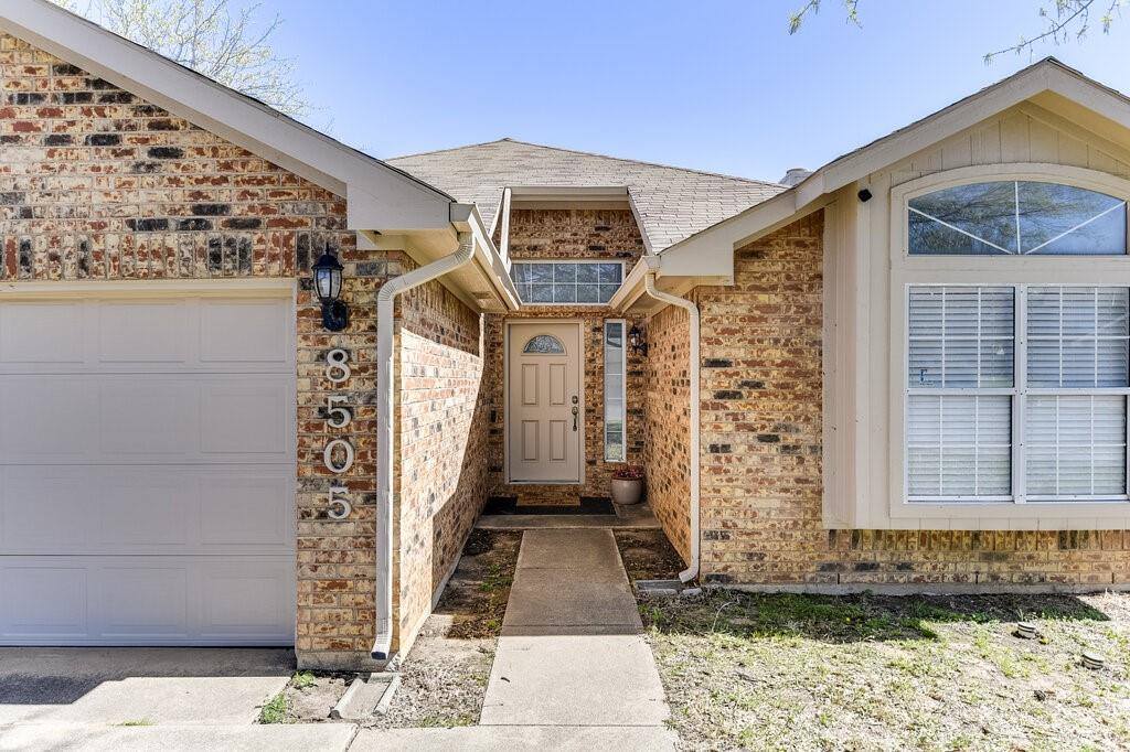 8505 Willow Creek Court, Fort Worth, TX 76134