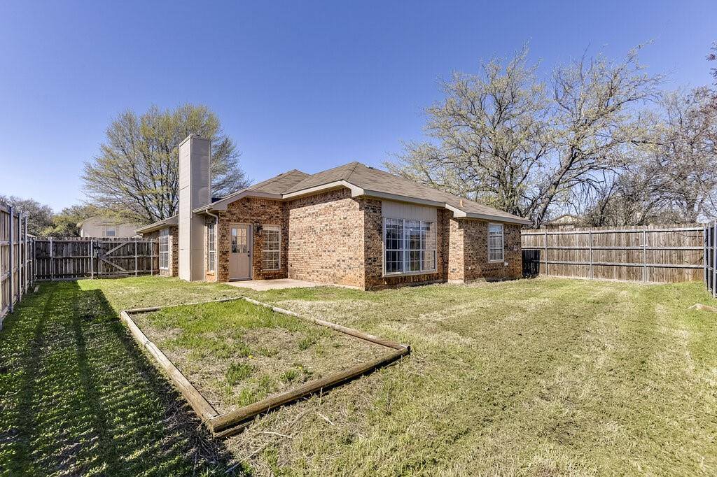 8505 Willow Creek Court, Fort Worth, TX 76134