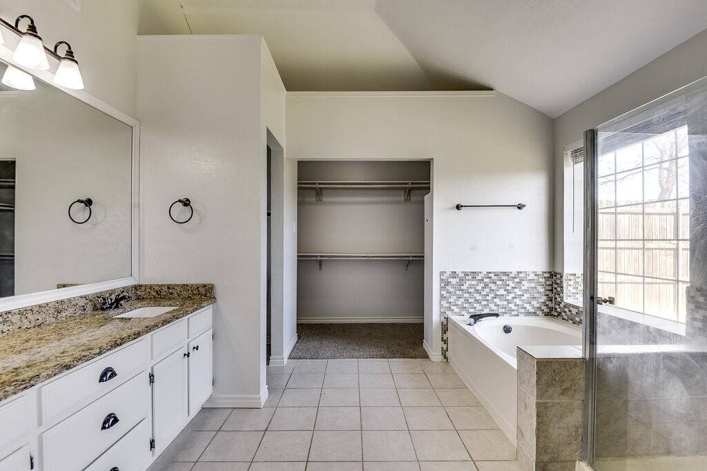 8505 Willow Creek Court, Fort Worth, TX 76134
