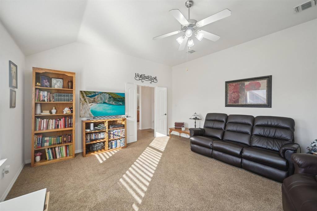 3001 Bald Eagle Court, Fort Worth, TX 76135