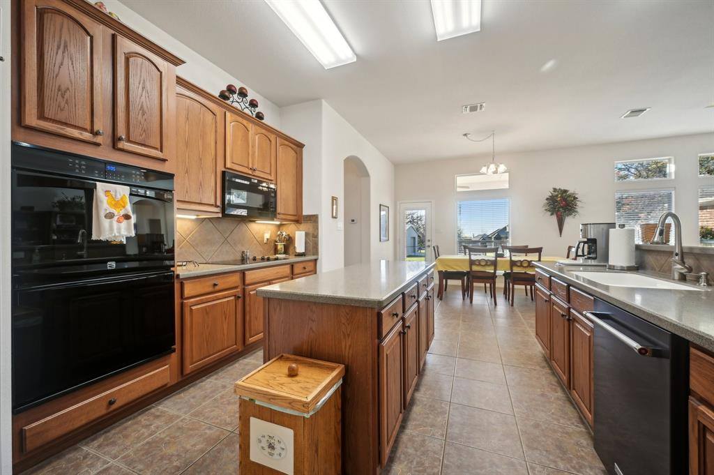 3001 Bald Eagle Court, Fort Worth, TX 76135