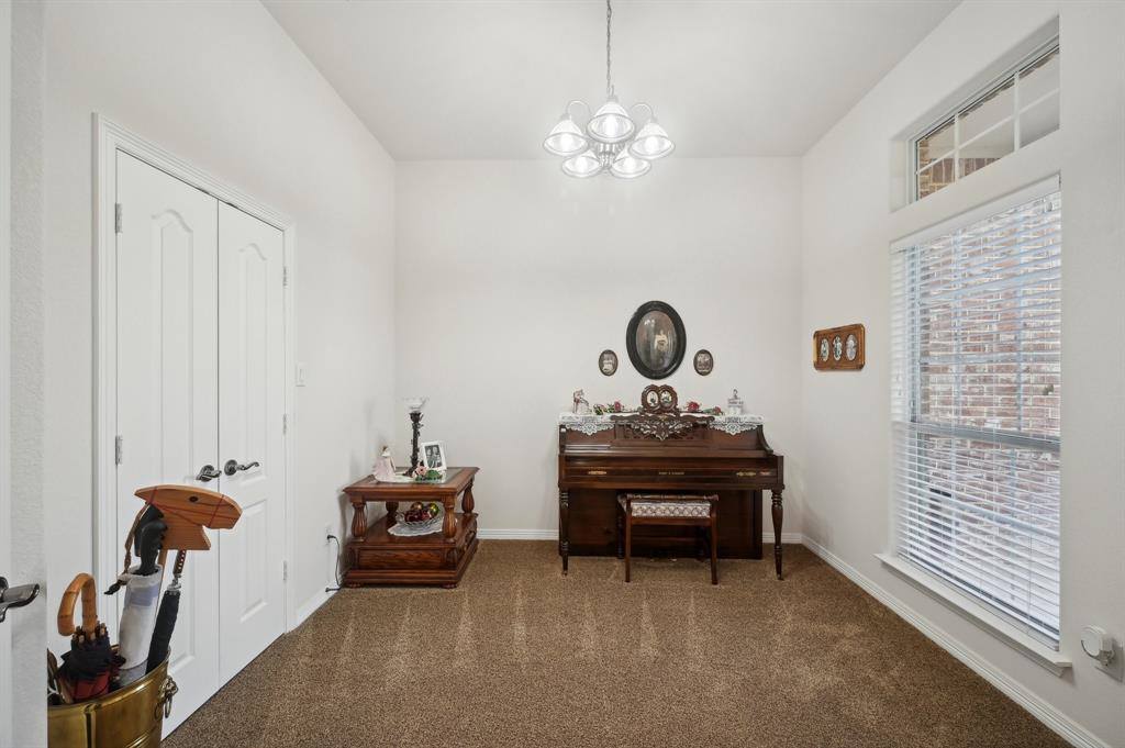 3001 Bald Eagle Court, Fort Worth, TX 76135