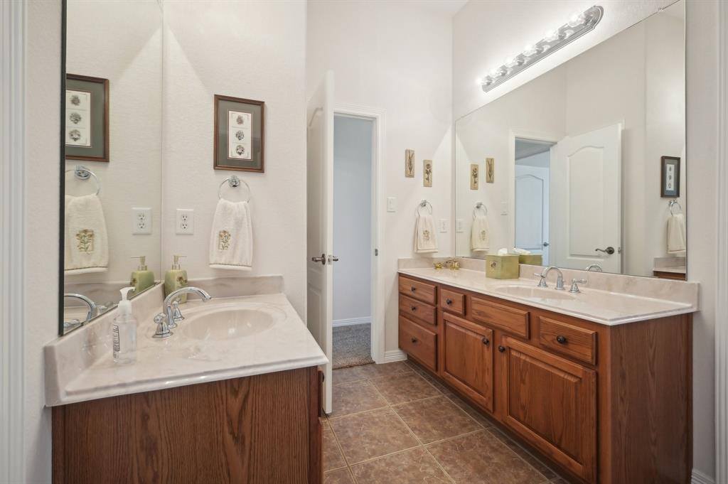 3001 Bald Eagle Court, Fort Worth, TX 76135