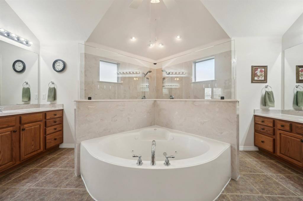 3001 Bald Eagle Court, Fort Worth, TX 76135