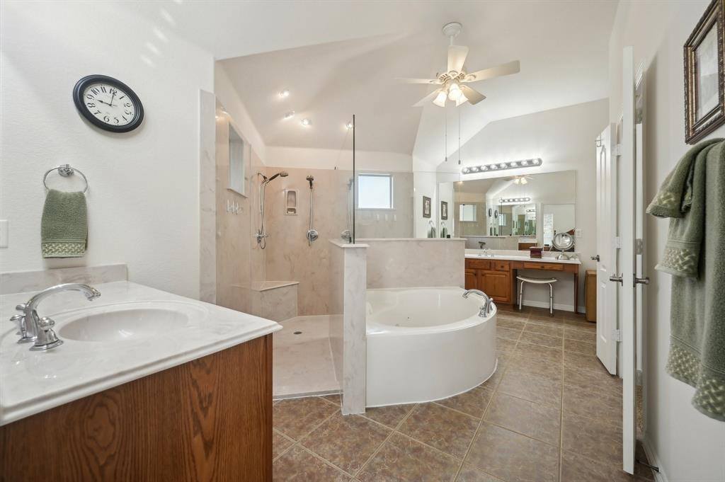 3001 Bald Eagle Court, Fort Worth, TX 76135