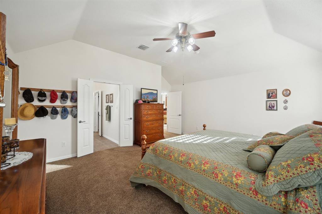 3001 Bald Eagle Court, Fort Worth, TX 76135