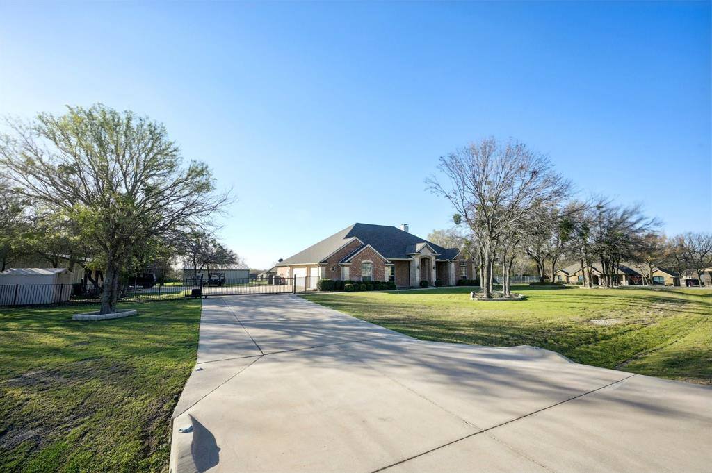 3001 Bald Eagle Court, Fort Worth, TX 76135