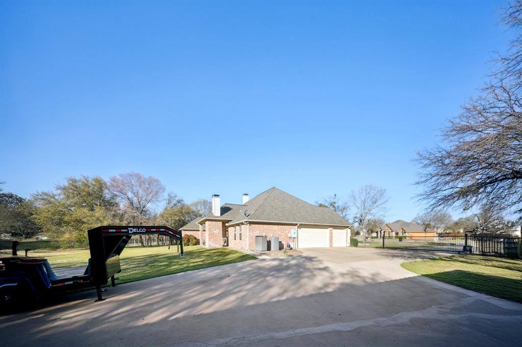 3001 Bald Eagle Court, Fort Worth, TX 76135