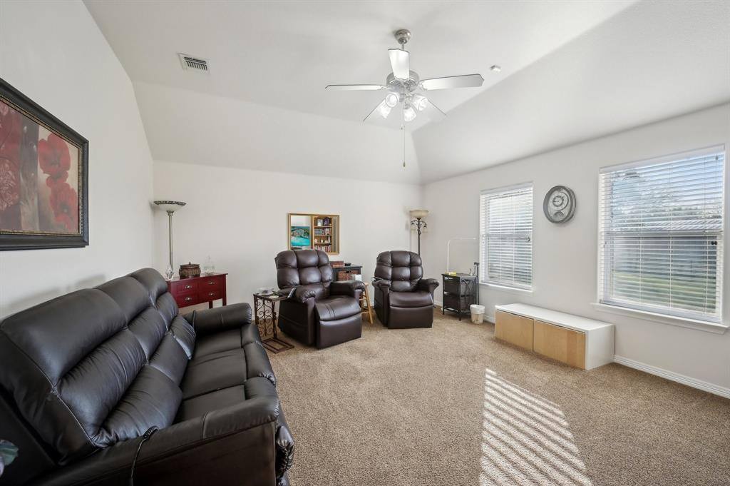 3001 Bald Eagle Court, Fort Worth, TX 76135