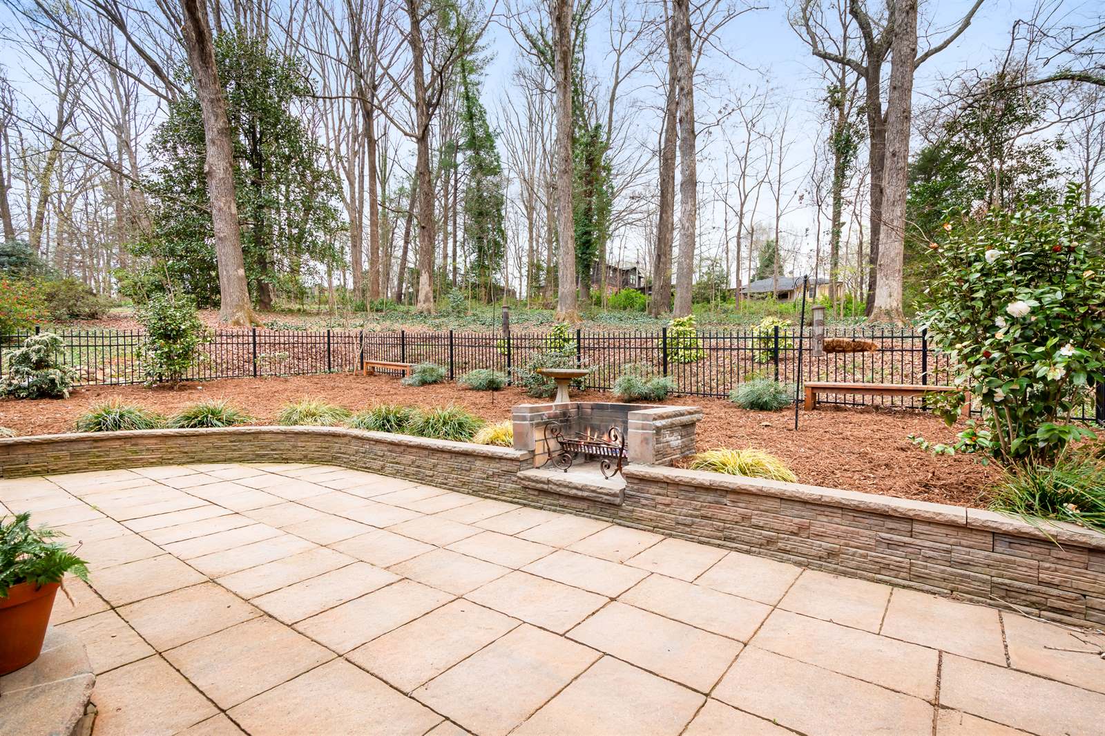 329 N Oakwood Dr, Statesville, NC 28677