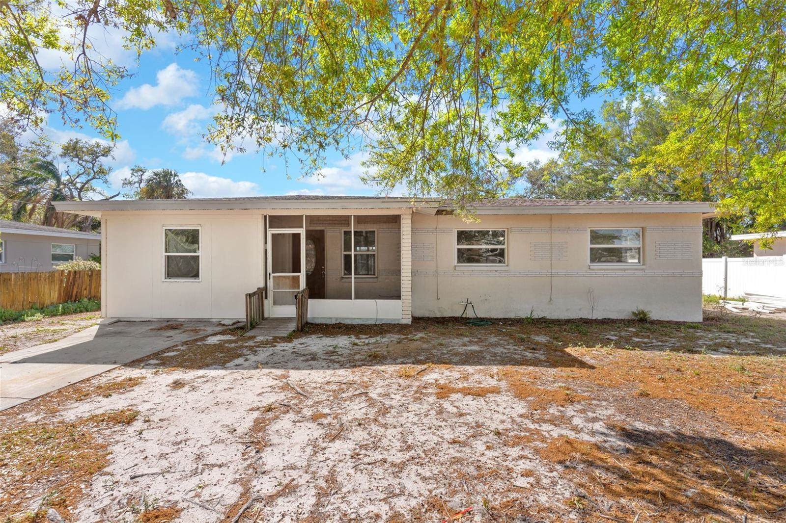 102 21ST Street NE, Bradenton, FL 34208