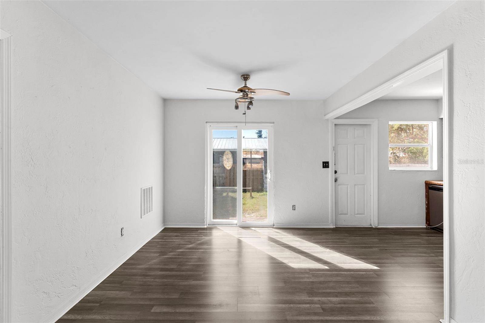 102 21ST Street NE, Bradenton, FL 34208