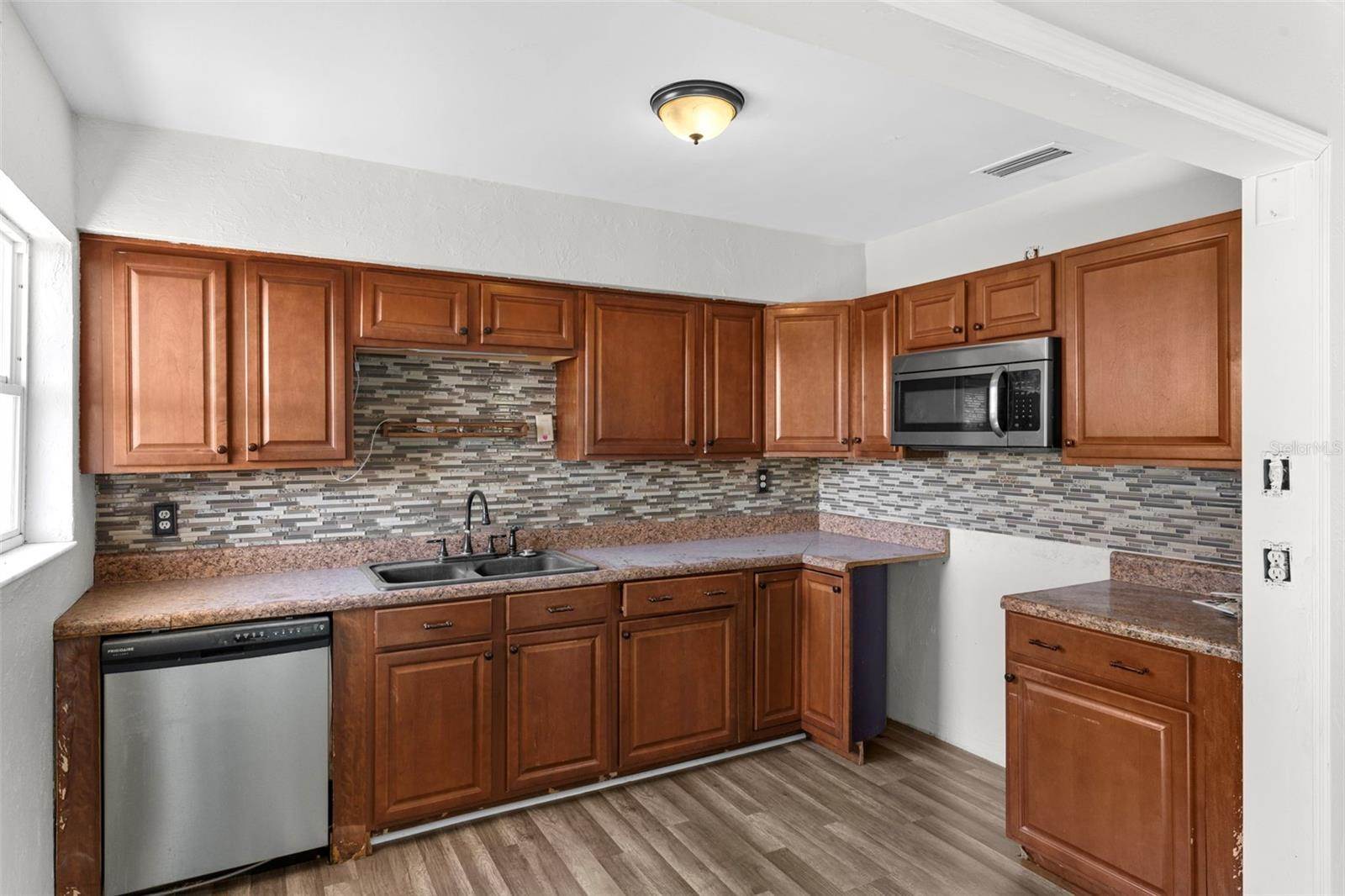 102 21ST Street NE, Bradenton, FL 34208
