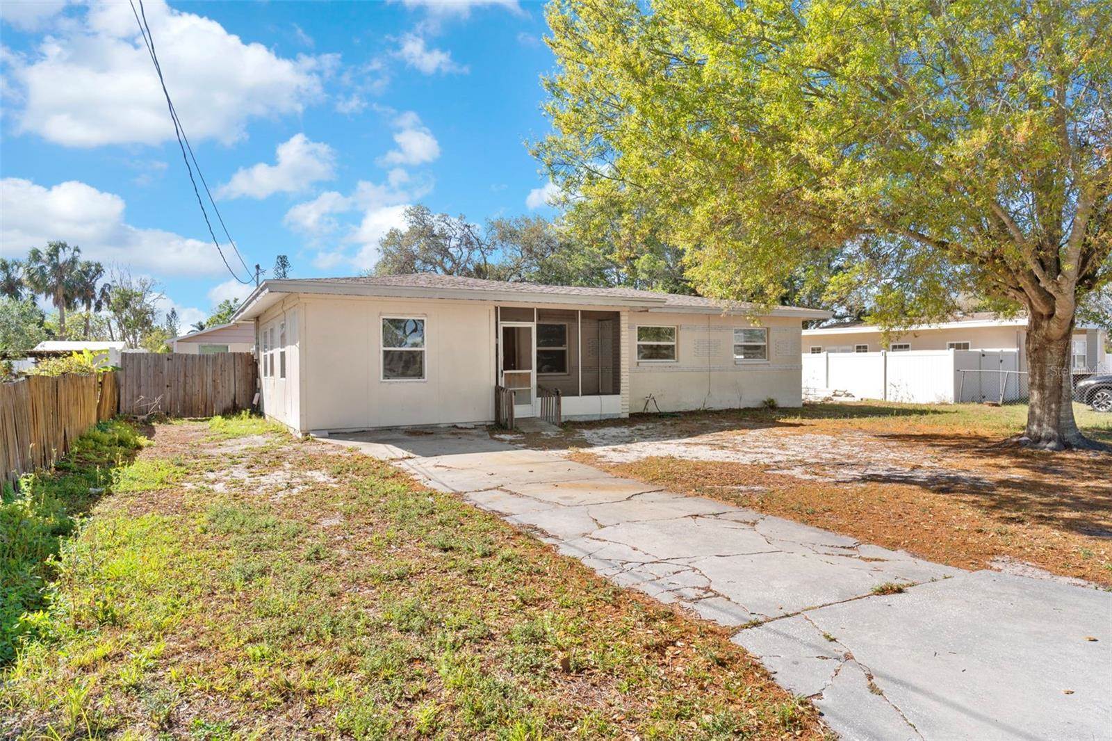 102 21ST Street NE, Bradenton, FL 34208