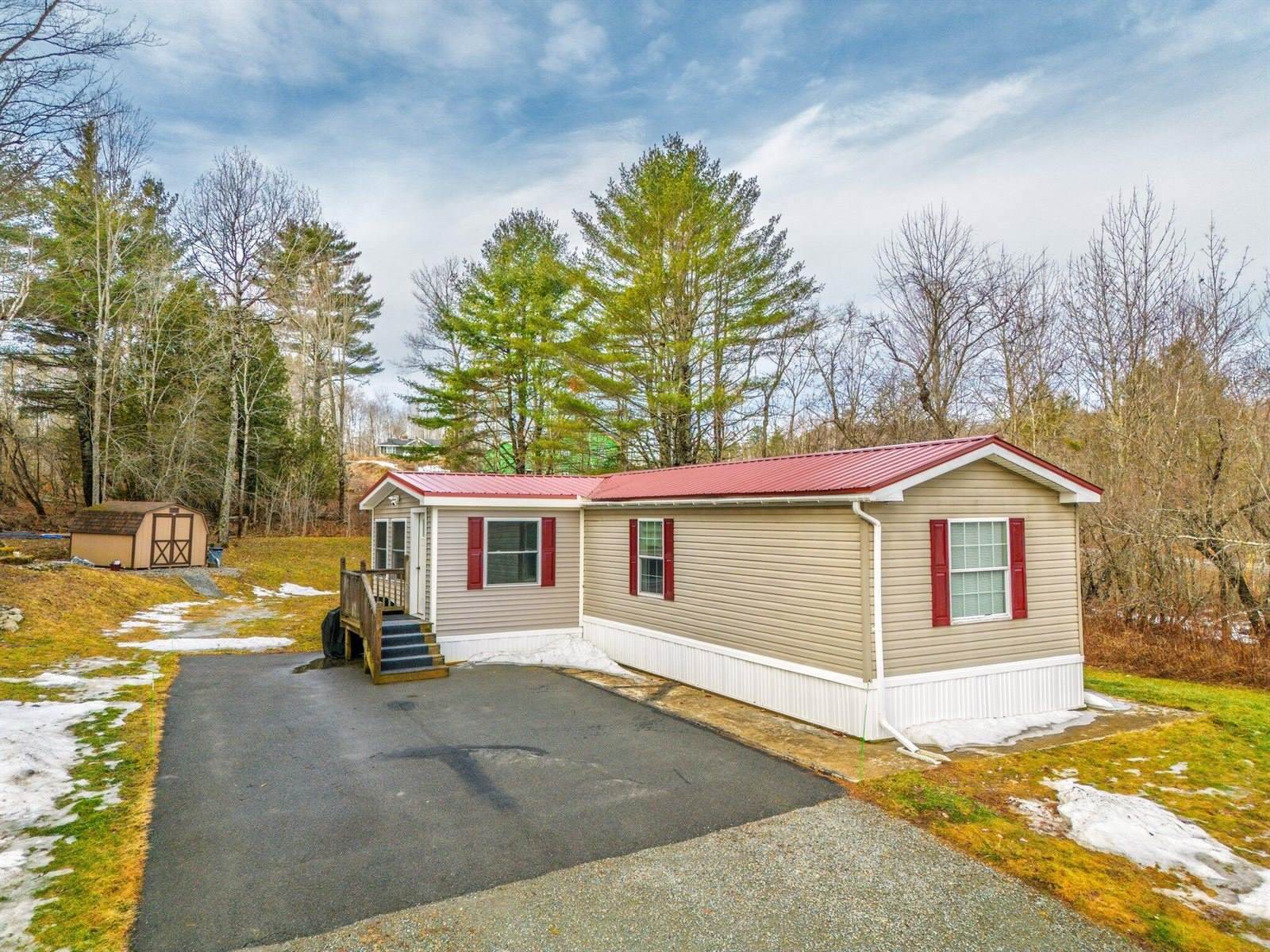 286 Clark Road, Hermon, ME 04401