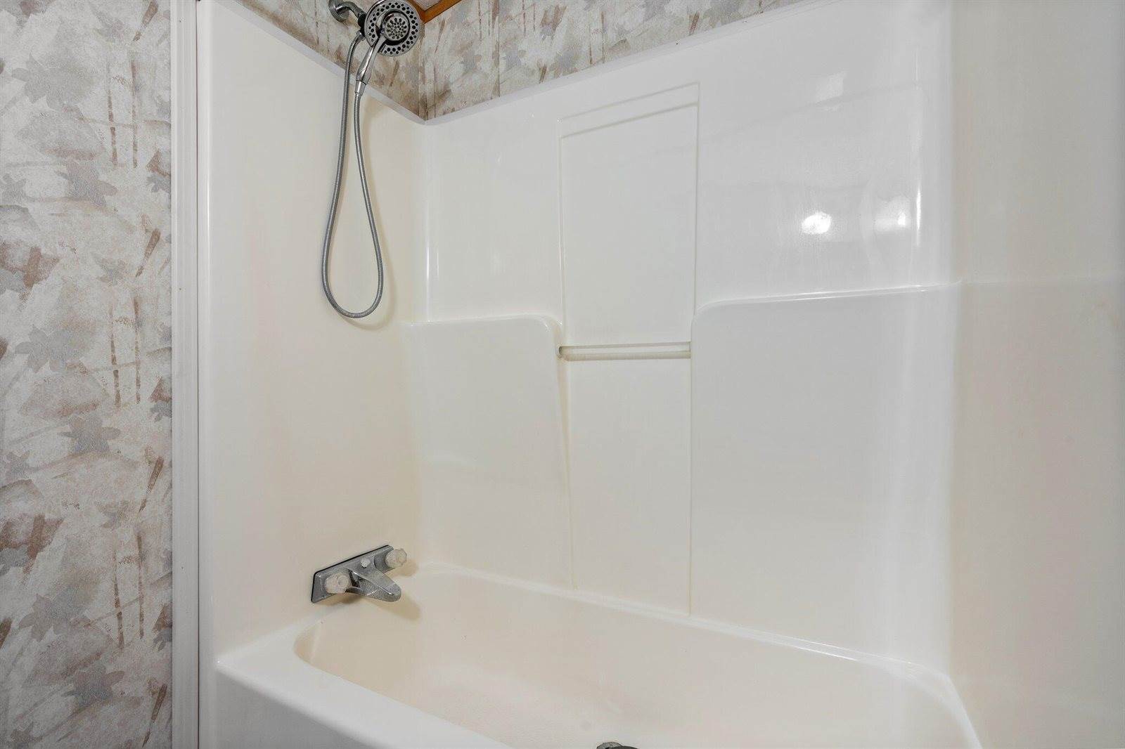 286 Clark Road, Hermon, ME 04401