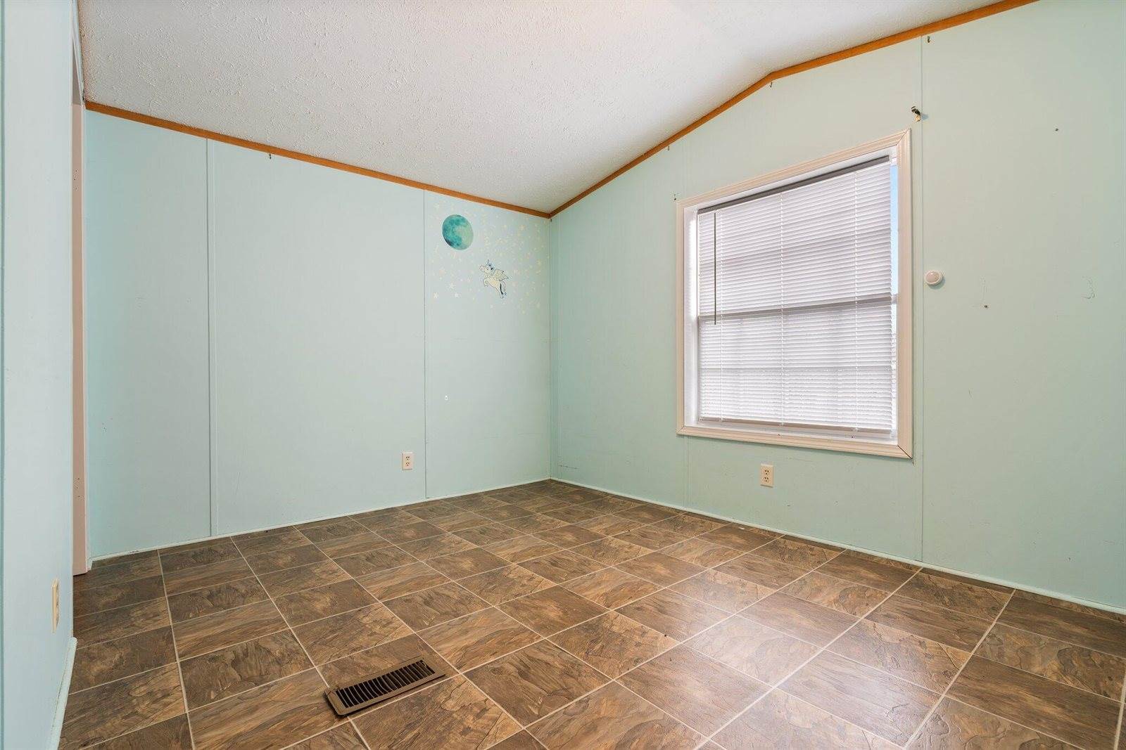 286 Clark Road, Hermon, ME 04401