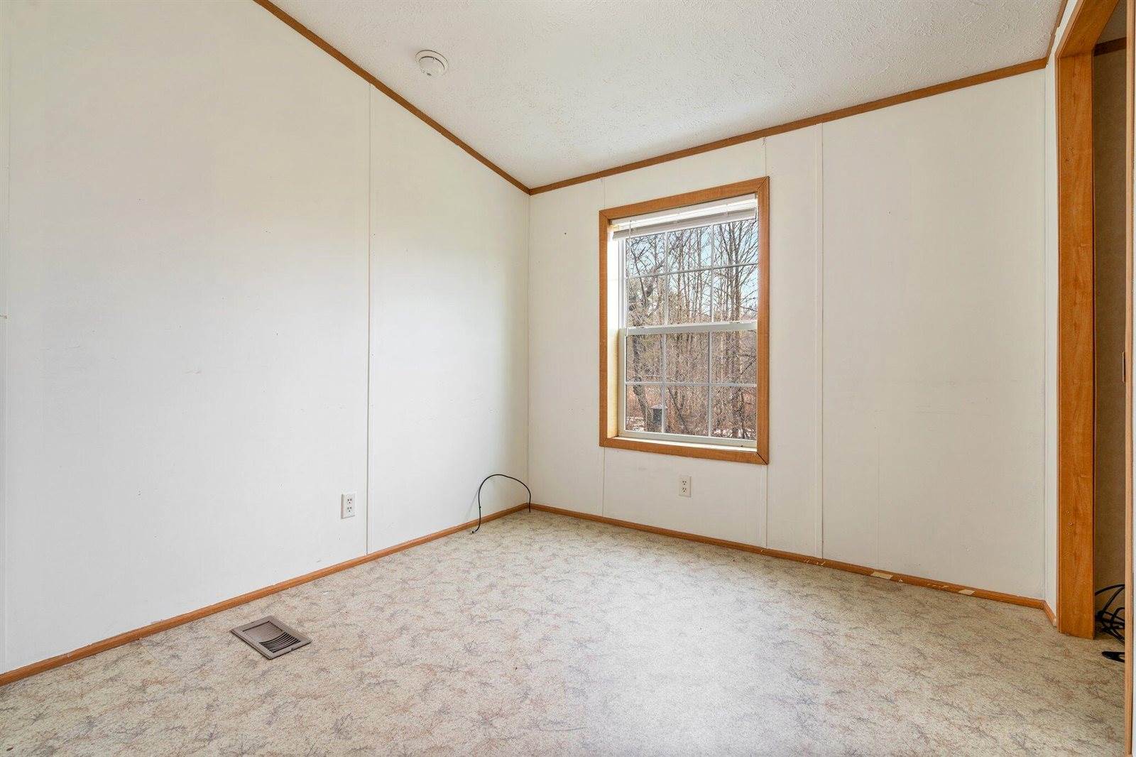 286 Clark Road, Hermon, ME 04401