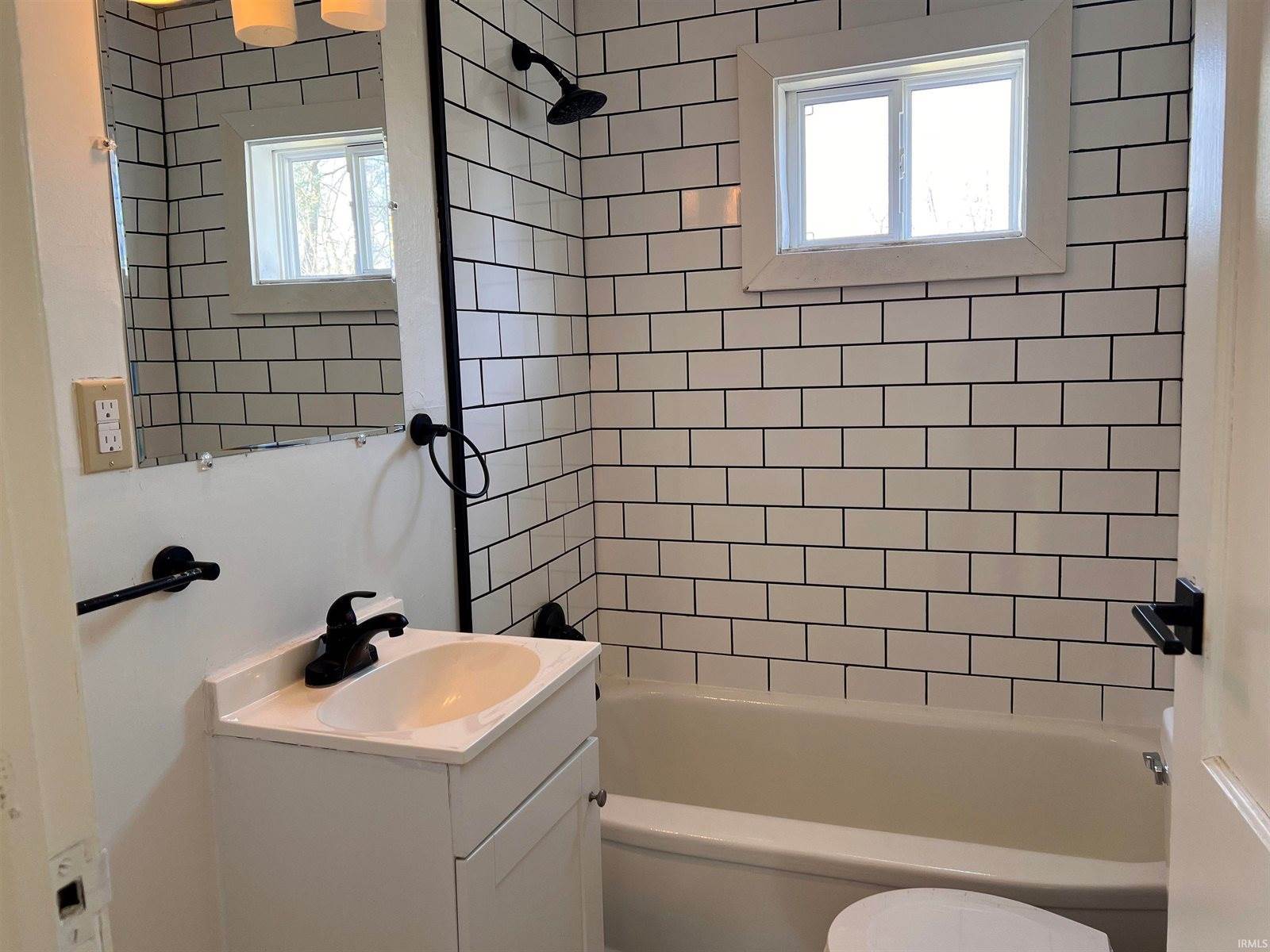 1926 E 17th Street, Muncie, IN 47302