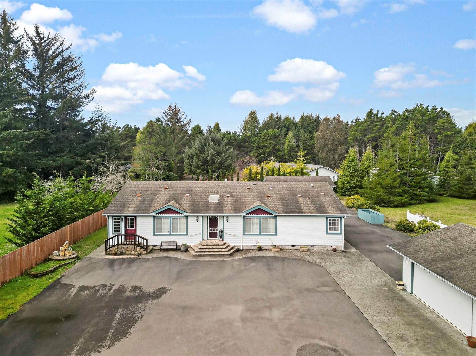 320 Hobbs Wall, crescent City, CA 95531