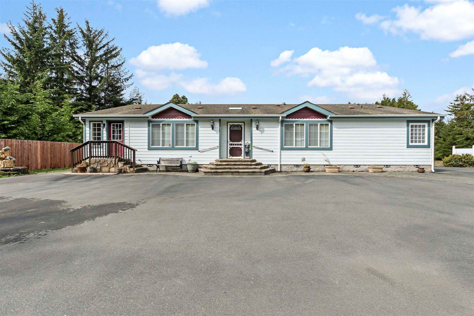 320 Hobbs Wall, crescent City, CA 95531