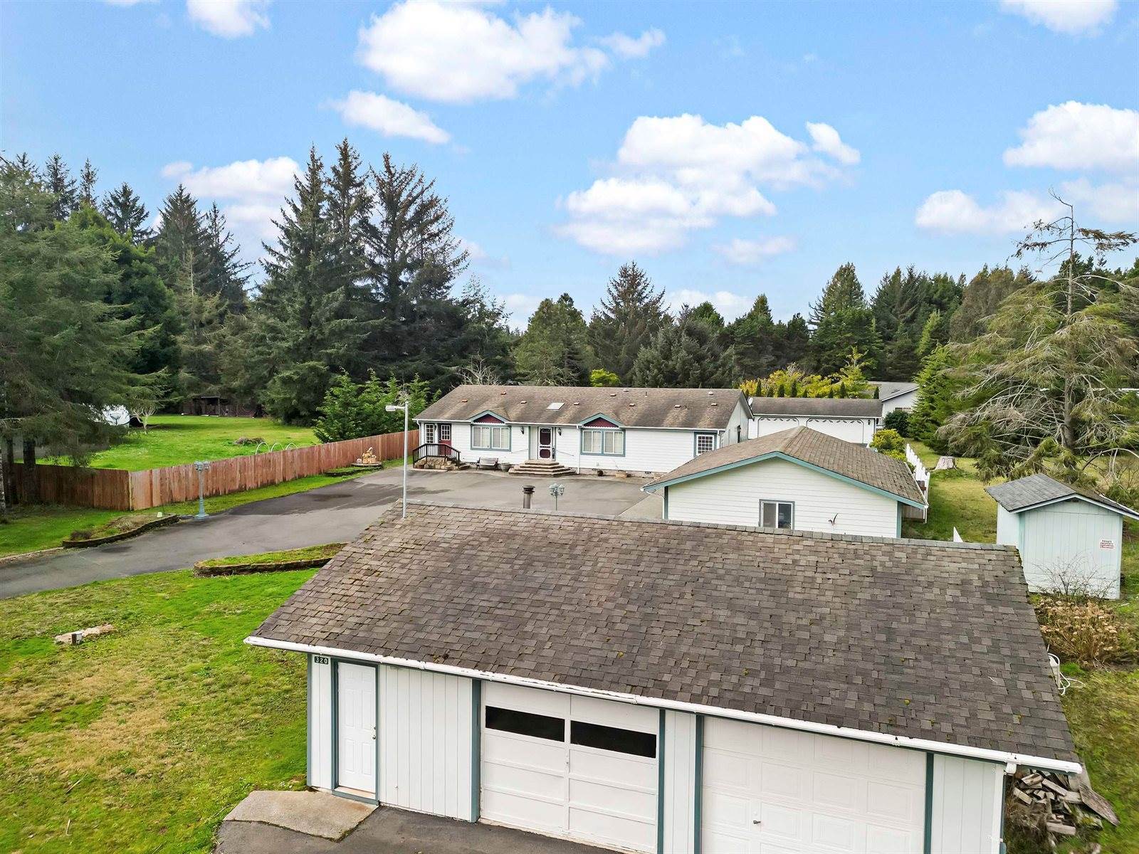 320 Hobbs Wall, crescent City, CA 95531