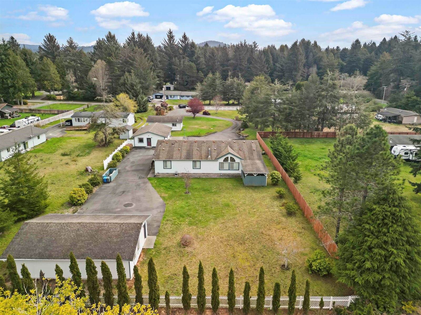 320 Hobbs Wall, crescent City, CA 95531