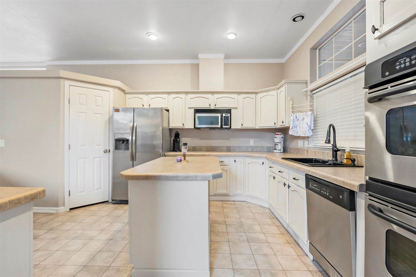 320 Hobbs Wall, crescent City, CA 95531