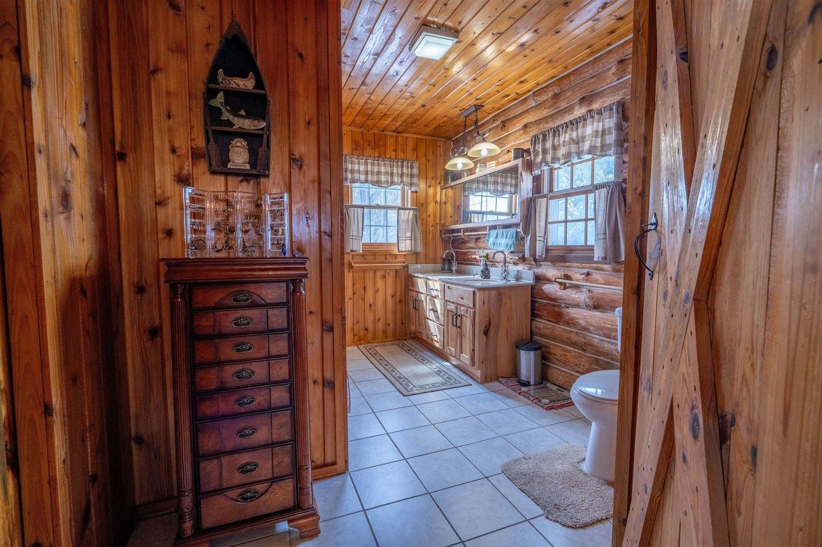4528 County Road C, Vesper, WI 54489
