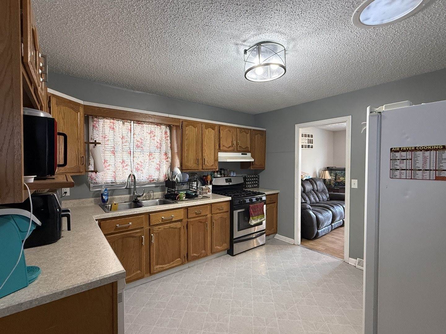 1017 West Langdon Place, Freeport, IL 61032