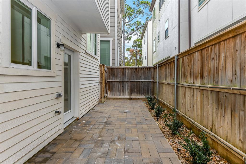 10907 Upland Retreat Drive, Houston, TX 77043