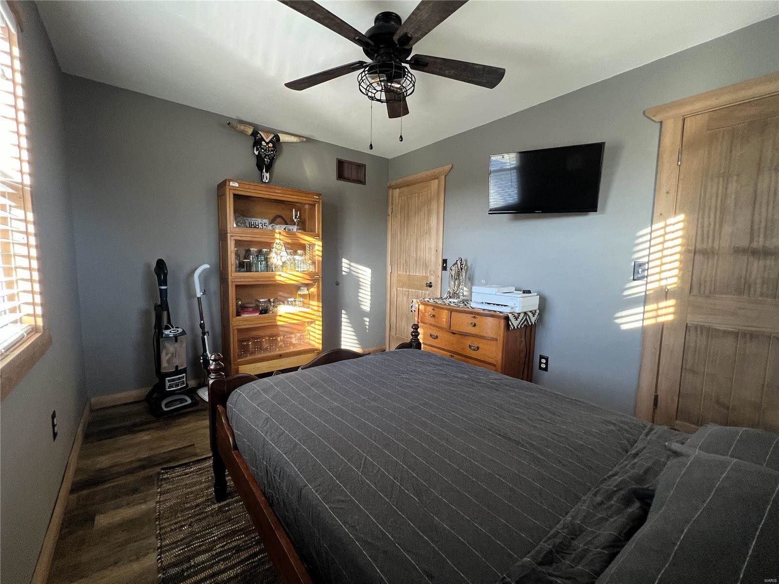 305 White School Road, Dixon, MO 65459