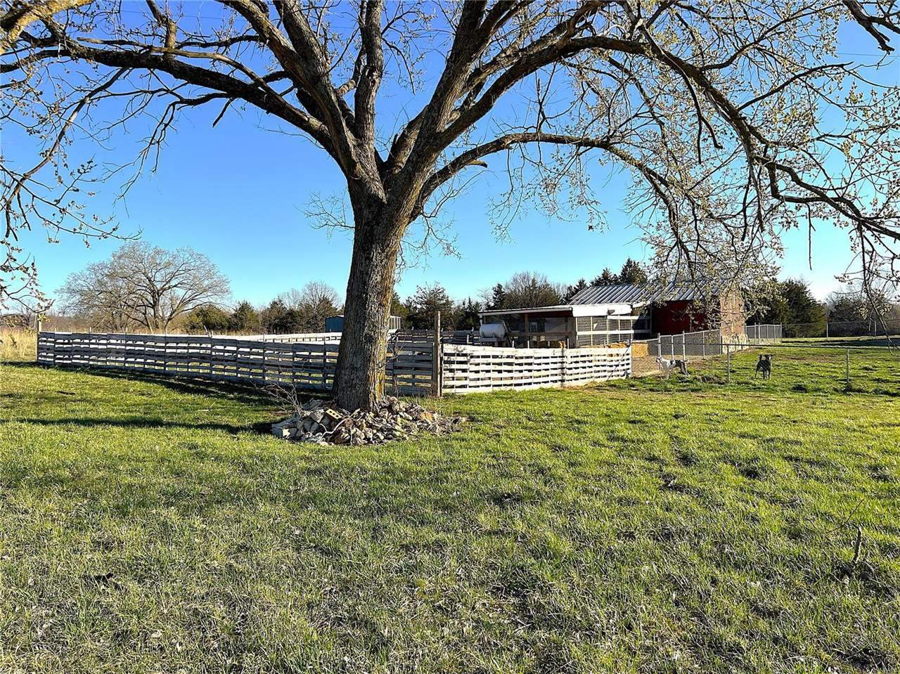 305 White School Road, Dixon, MO 65459