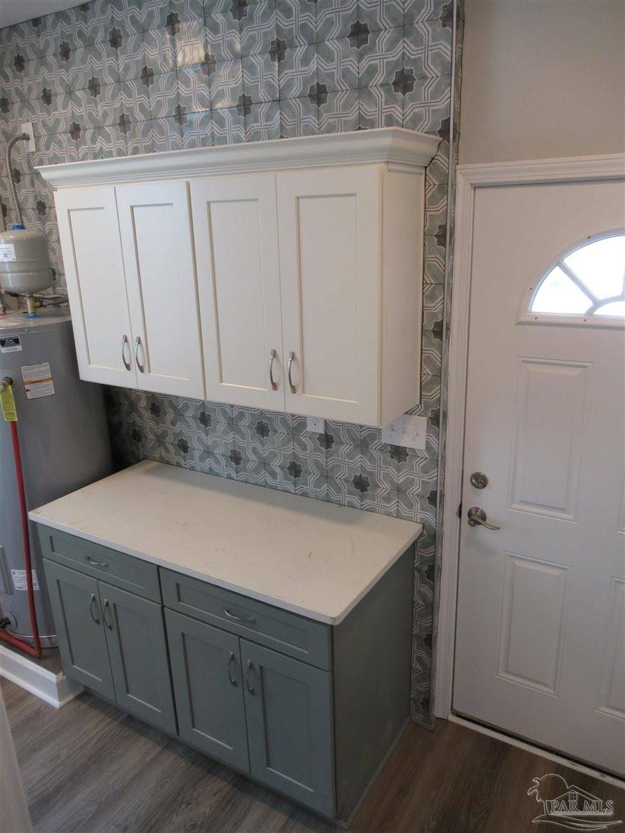 6 Cousineau Rd, Pensacola, FL 32507