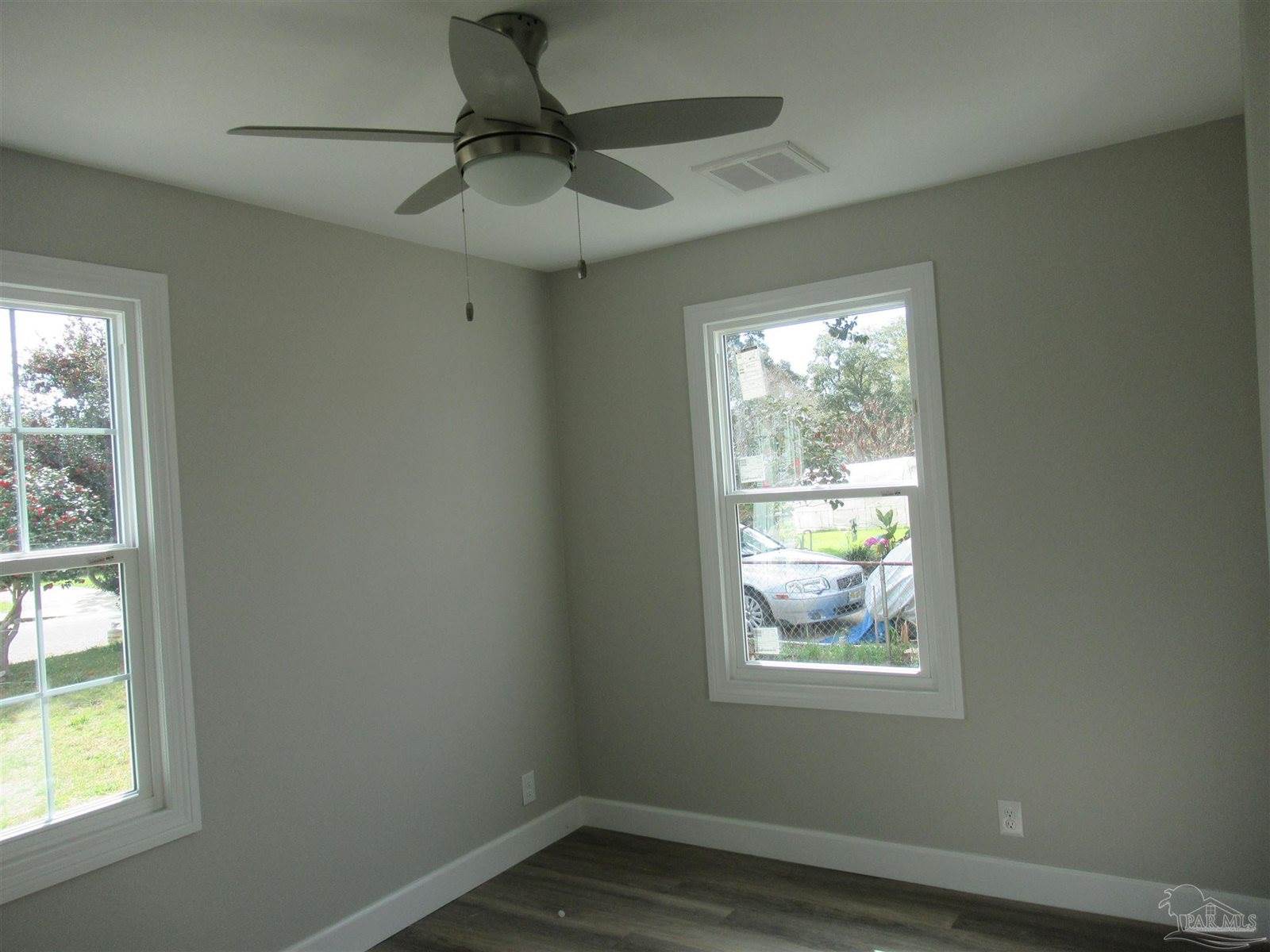 6 Cousineau Rd, Pensacola, FL 32507