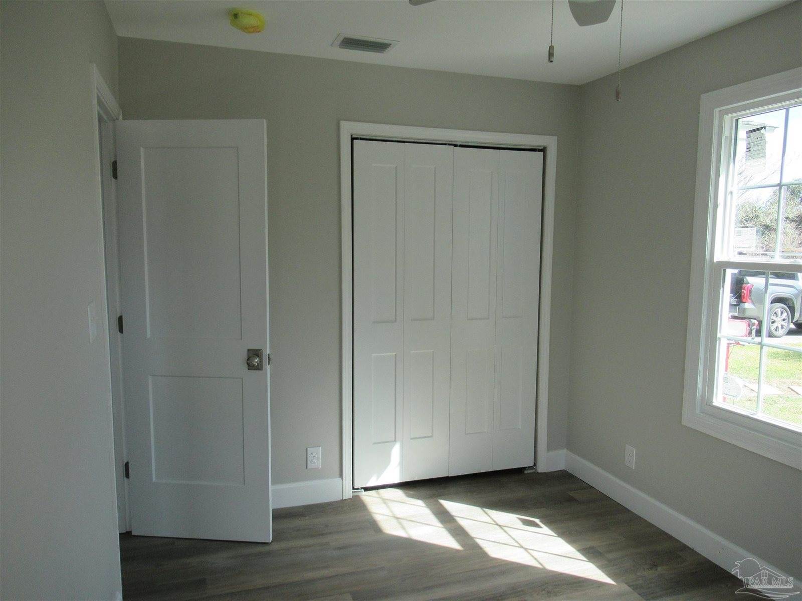 6 Cousineau Rd, Pensacola, FL 32507