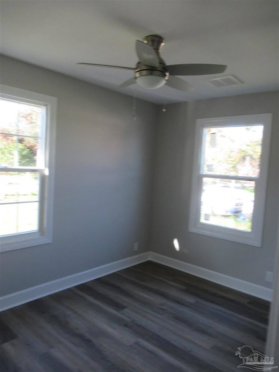 6 Cousineau Rd, Pensacola, FL 32507