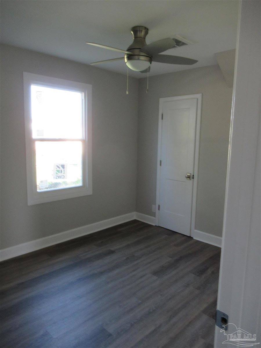 6 Cousineau Rd, Pensacola, FL 32507