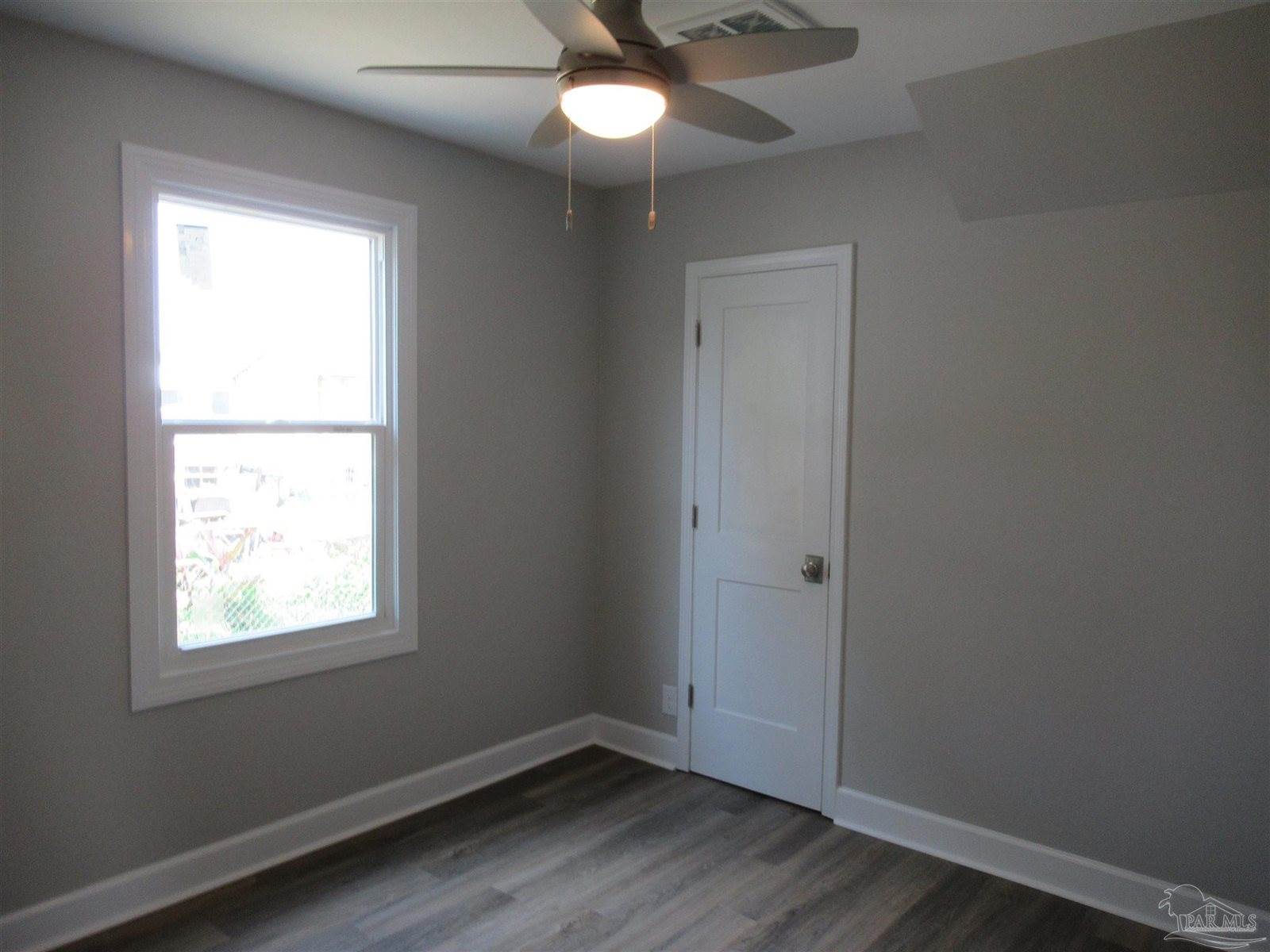 6 Cousineau Rd, Pensacola, FL 32507