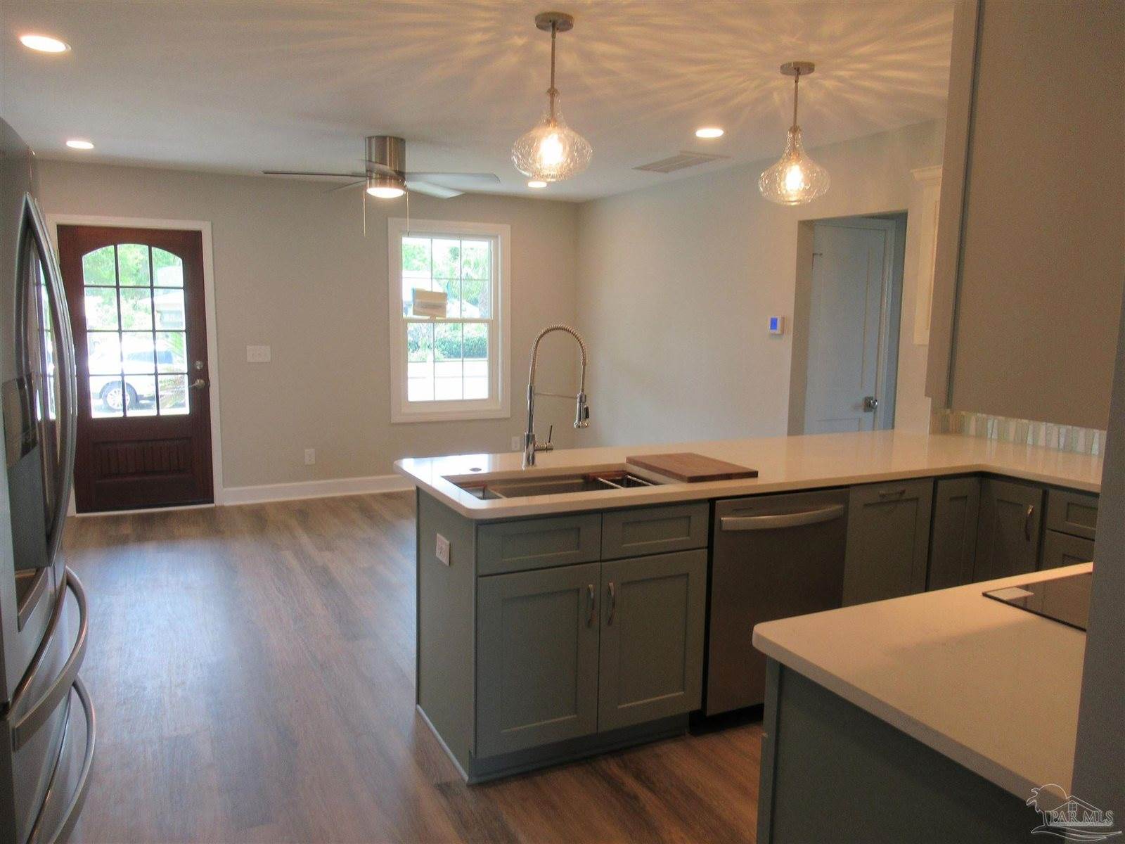 6 Cousineau Rd, Pensacola, FL 32507