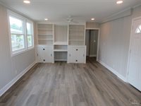 6 Cousineau Rd, Pensacola, FL 32507