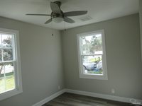 6 Cousineau Rd, Pensacola, FL 32507