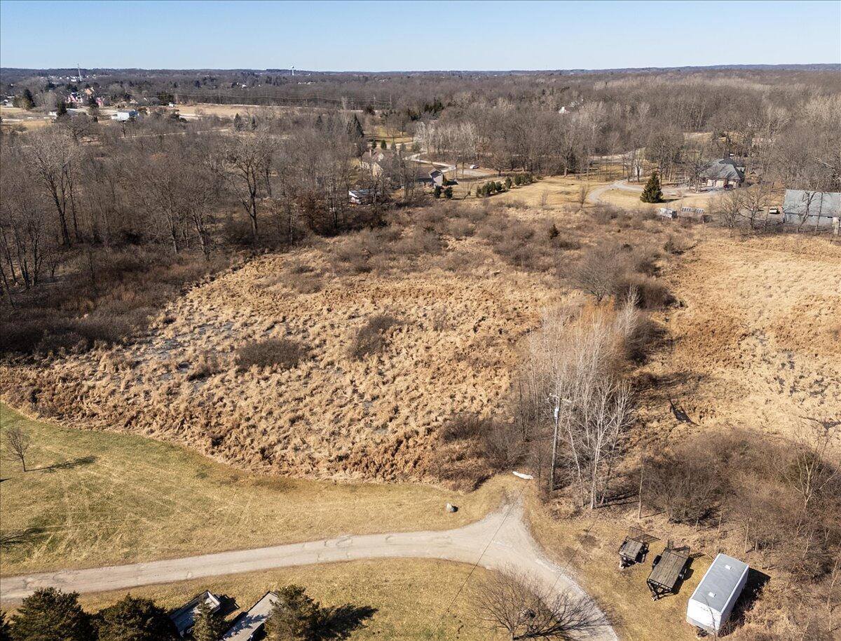 V/L Commerce, Brighton, MI 48114