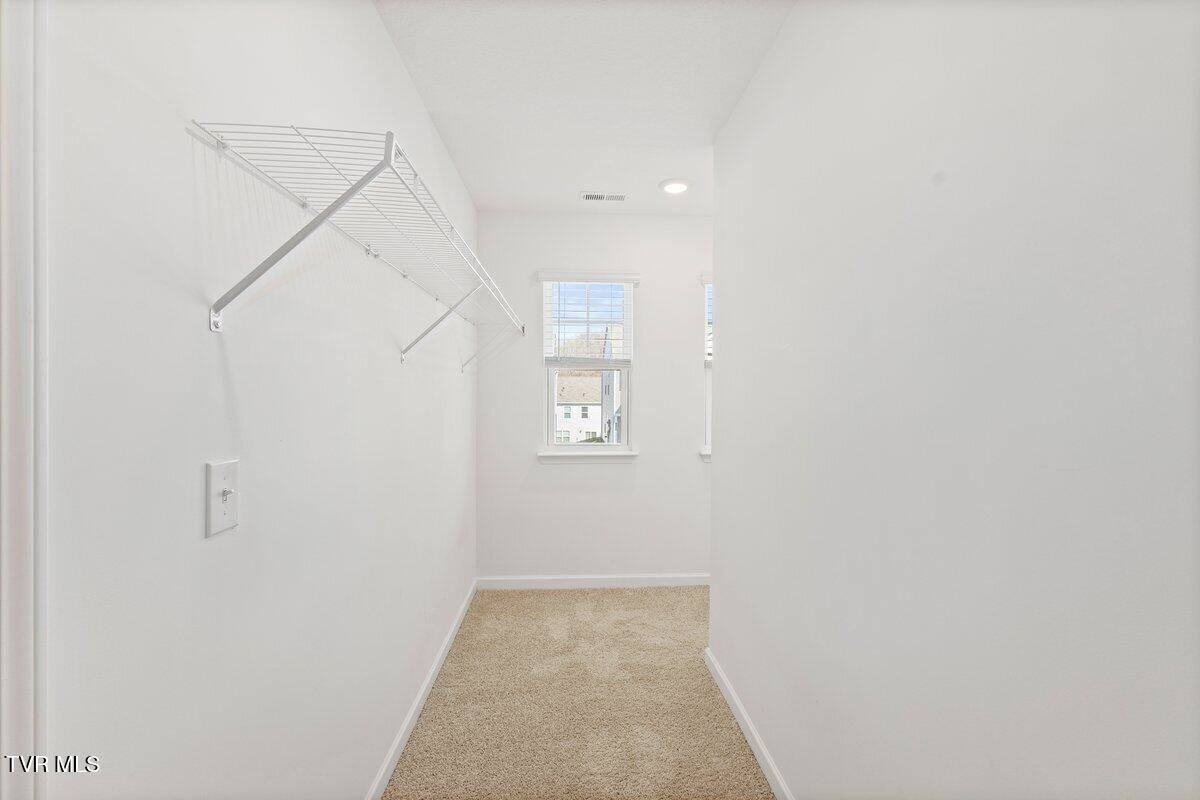 709 Newtons Way, Kingsport, TN 37663