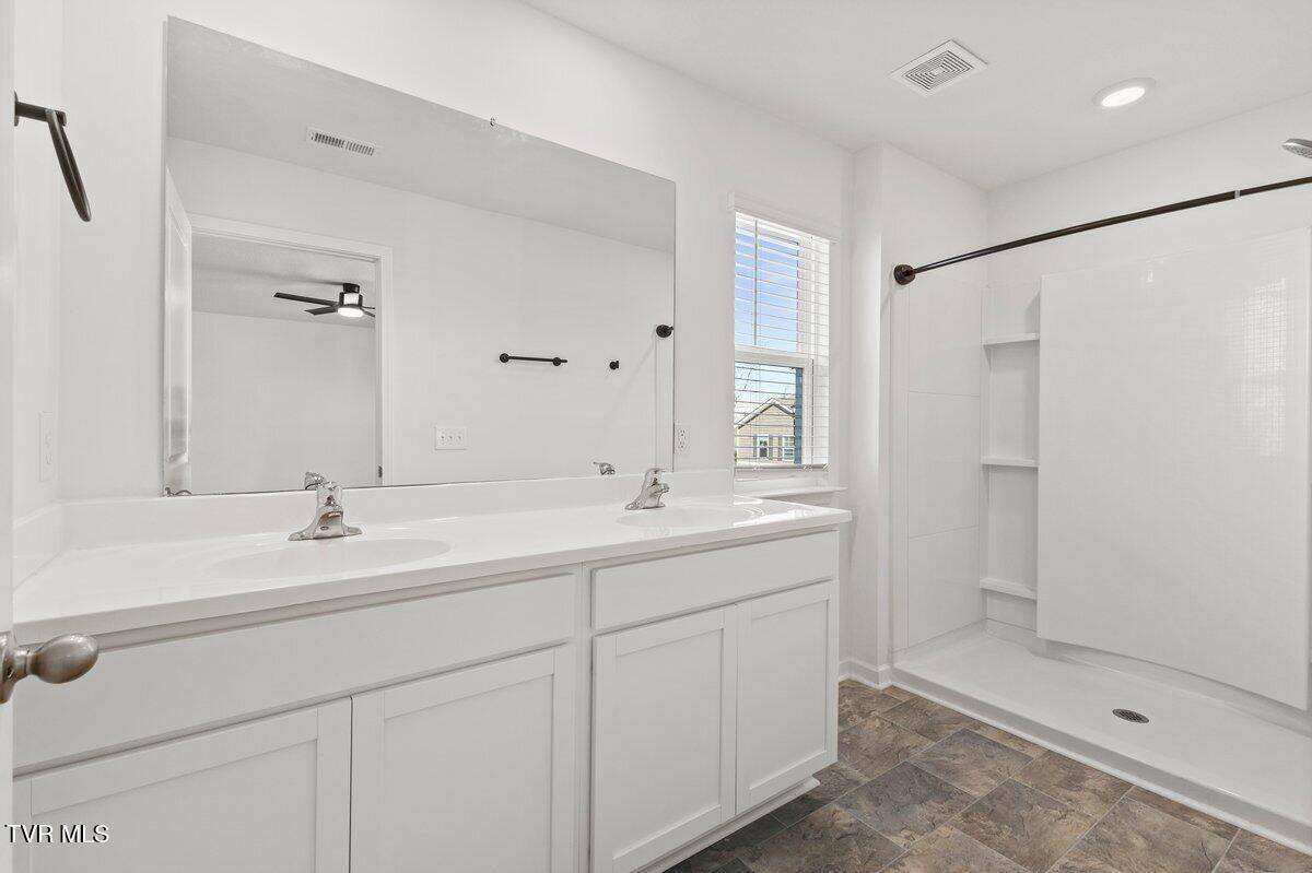 709 Newtons Way, Kingsport, TN 37663