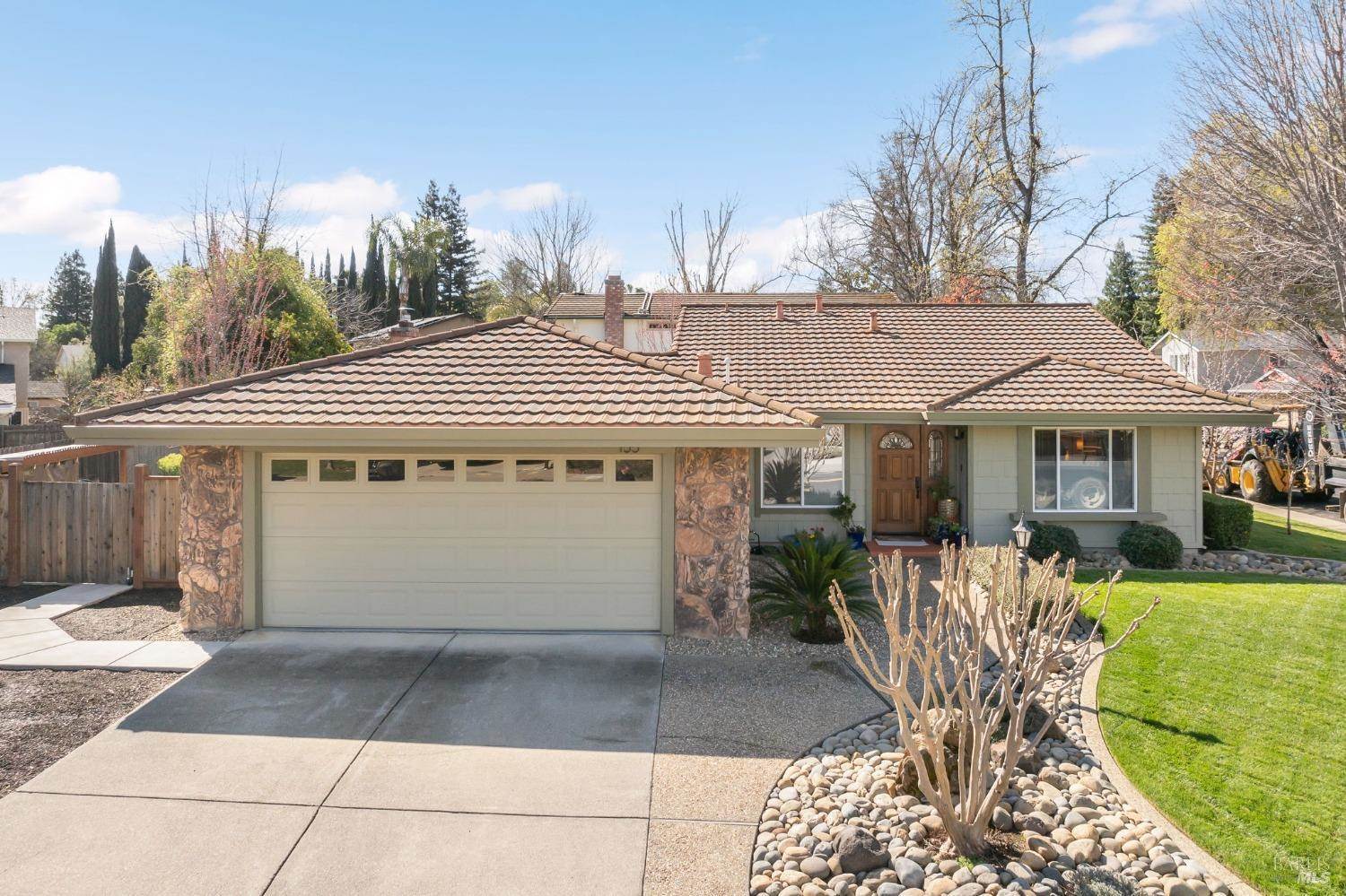 155 Aurora Way, Vacaville, CA 95688